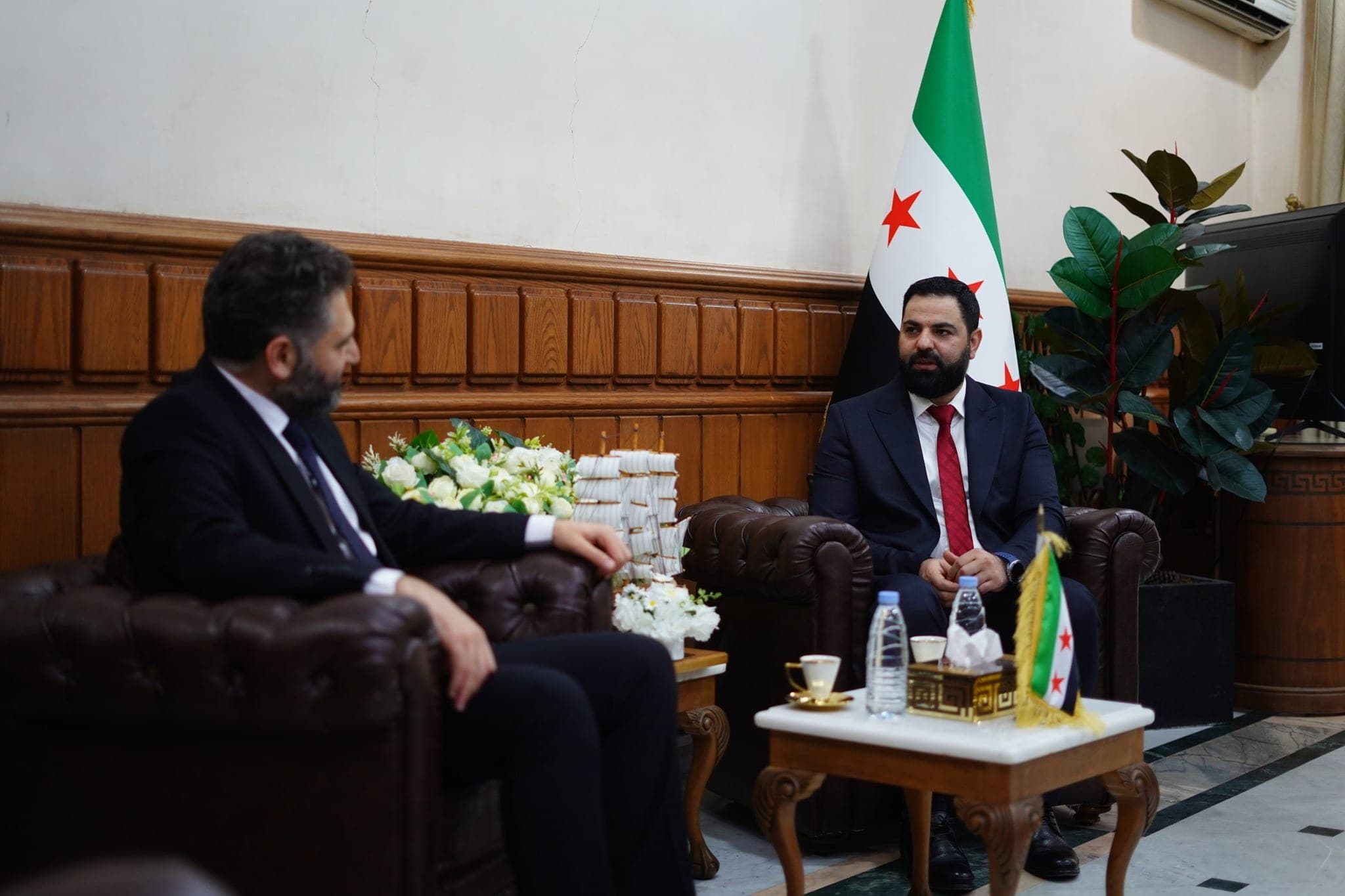 وزير الثقافة يلتقي خلال زيارته إلى محافظة طرطوس بالسيد أحمد الشامي، محافظ طرطوس