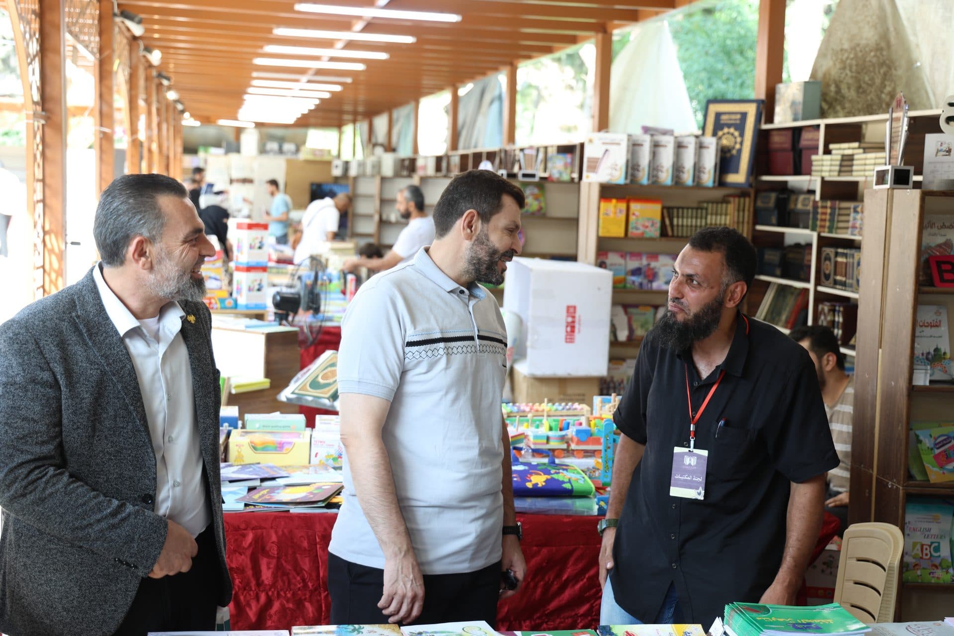 The Deputy Minister of Culture tours the pavilions of the Idlib Book Fair on its last day - 1