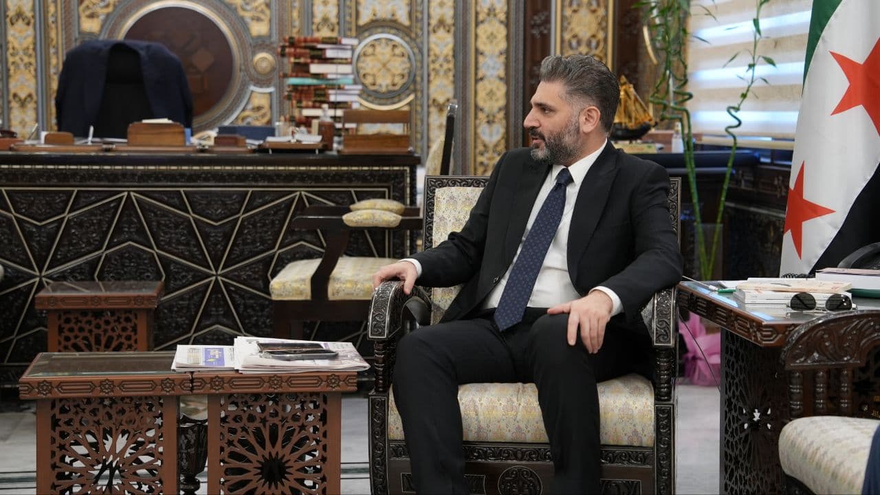 The Minister of Culture receives the writer and Islamic thinker, Dr. Abdul Karim Bakkar, to discuss the prospects for cultural work and the promotion of values - 1