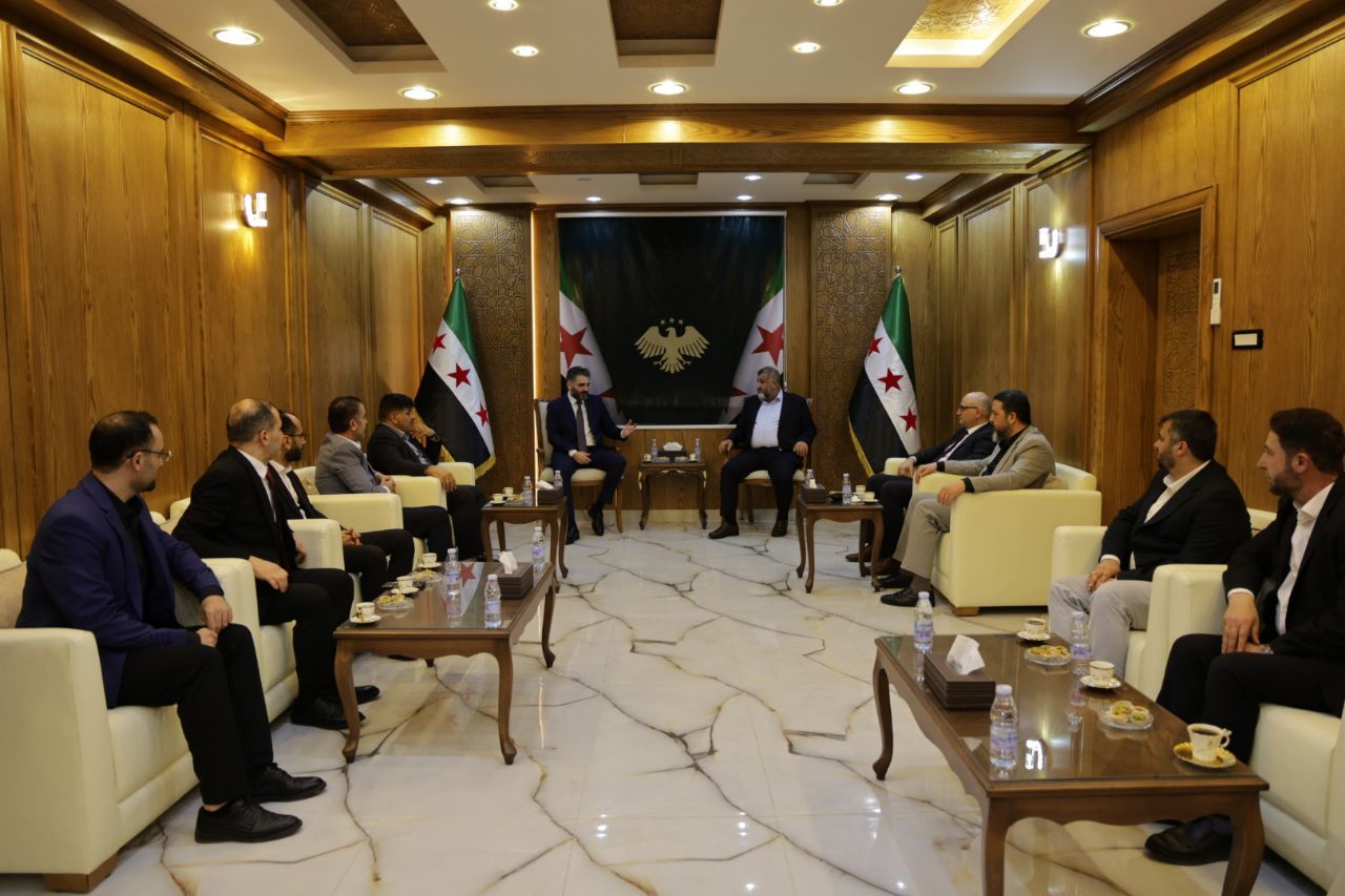 The Minister of Culture is in Daraa to discuss the reality of cultural work and participate in the opening of the activities of the Syrian Summer Festival for the Family